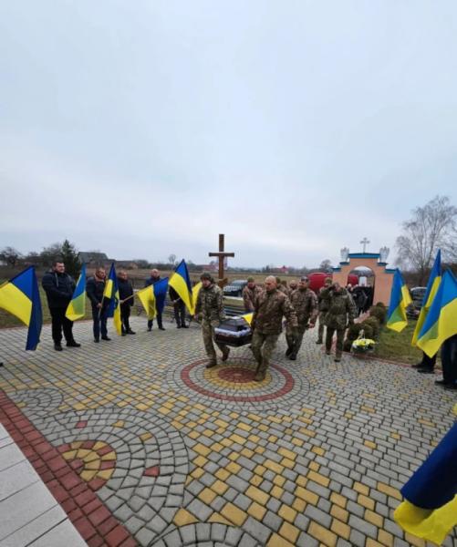 У Литовезькій громаді попрощалися із загиблим воїном Олександром Музикою6