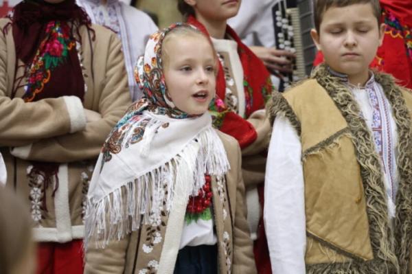 У «Різдвяній майстерні» у Луцьку вчилися готувати кутю та розписувати пряники9