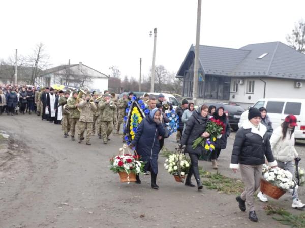 У селі Селець попрощалися з захисником Сергієм Попрійчуком17