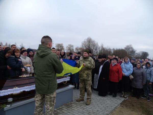 У селі Селець попрощалися з захисником Сергієм Попрійчуком29