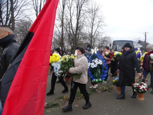 У селі Селець попрощалися з захисником Сергієм Попрійчуком15