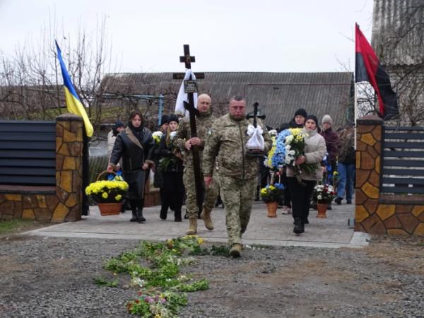 У селі Селець попрощалися з захисником Сергієм Попрійчуком10