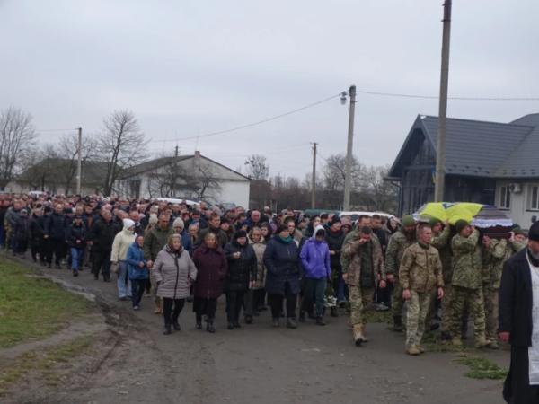 У селі Селець попрощалися з захисником Сергієм Попрійчуком18