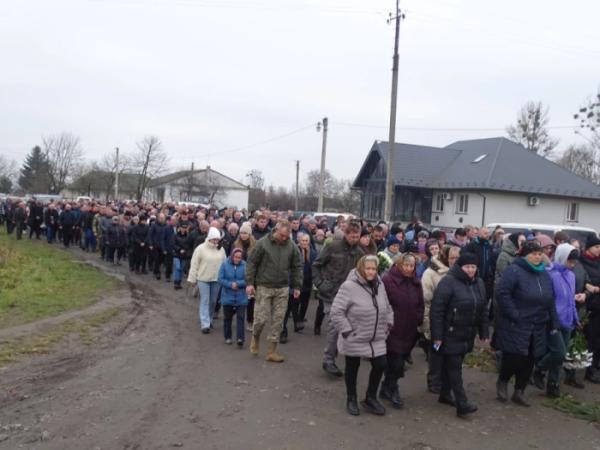 У селі Селець попрощалися з захисником Сергієм Попрійчуком19