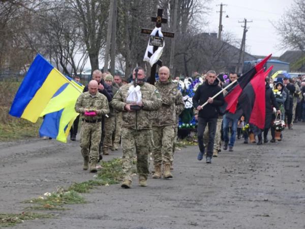 У селі Селець попрощалися з захисником Сергієм Попрійчуком16