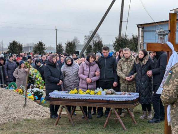 У Скулині попрощалися з захисником Іваном Оніщуком36