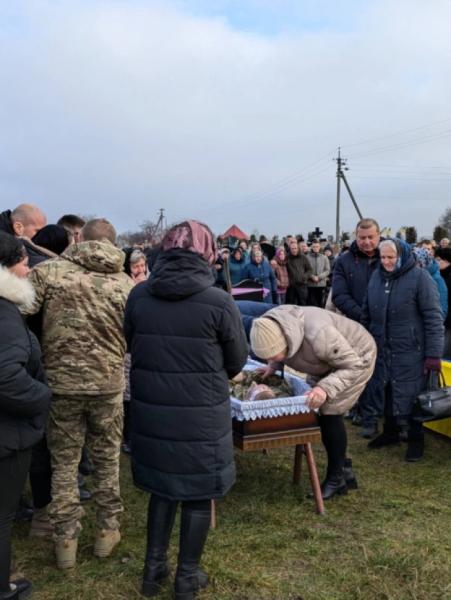 У Скулині попрощалися з захисником Іваном Оніщуком40