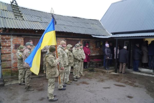 У Володимирській громаді поховали Олександра Талікова, який загинув під час обстрілу Запоріжжя11