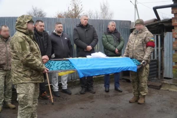 У Володимирській громаді поховали Олександра Талікова, який загинув під час обстрілу Запоріжжя12