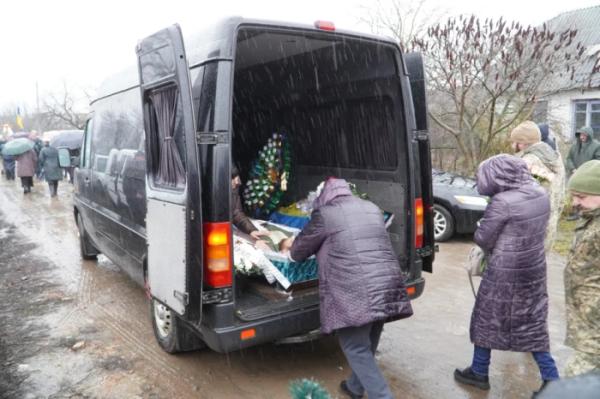 У Володимирській громаді поховали Олександра Талікова, який загинув під час обстрілу Запоріжжя9