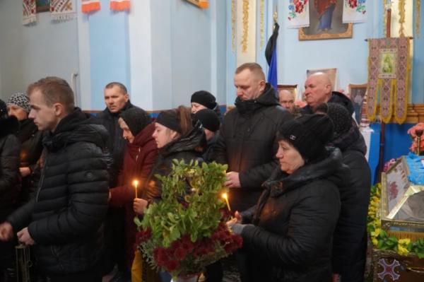 У Володимирській громаді поховали Олександра Талікова, який загинув під час обстрілу Запоріжжя7