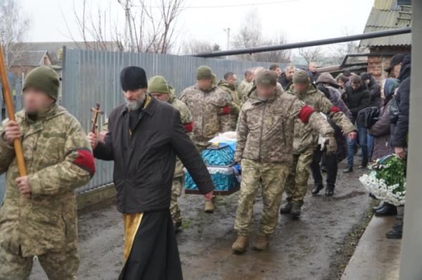 У Володимирській громаді поховали Олександра Талікова, який загинув під час обстрілу Запоріжжя10