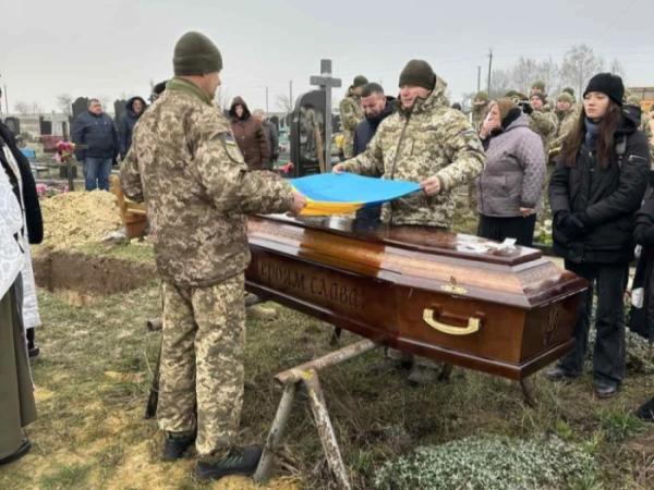 В останню дорогу провели Валерія Грибчука з Дмитрівки, якого понад рік вважали зниклим безвісти18