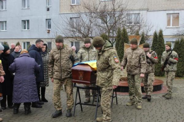 В останню дорогу провели Валерія Грибчука з Дмитрівки, якого понад рік вважали зниклим безвісти7