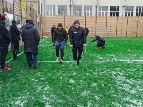 До другого тренування з ампфутболу в Луцьку приєдналося дев'ятеро ветеранів4