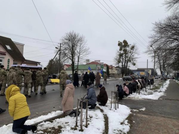 Додому назавжди повернувся загиблий військовий Сергій Бубела з Шацької громади11