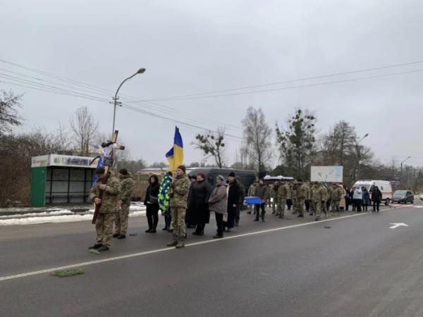 Додому назавжди повернувся загиблий військовий Сергій Бубела з Шацької громади2