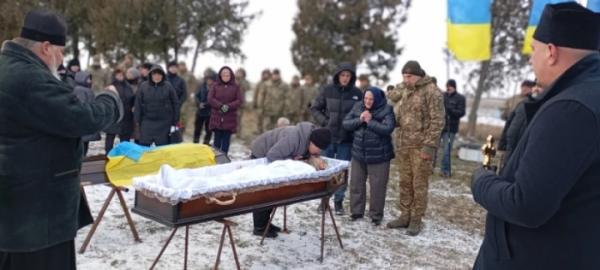 Мешканці Іваничівської громади попрощалися із загиблим героєм Сергієм Буйницьким3