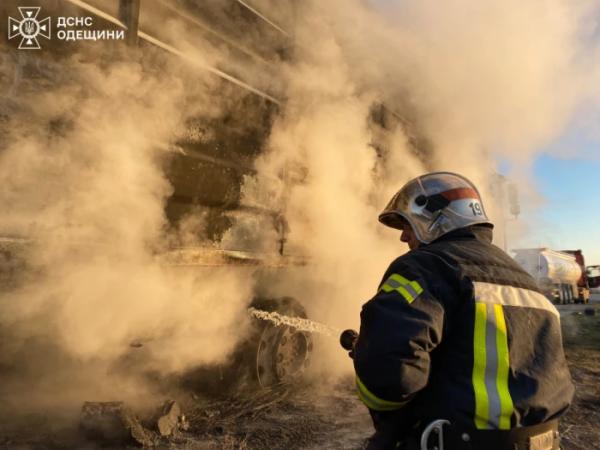 На Березівщині загорілася вантажівка із зерном1