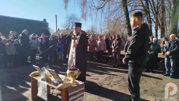 На фасаді Поромівського ліцею відкрили меморіальні дошки загиблим воїнам – Юрію Чимерису та Сергію Дукельському17