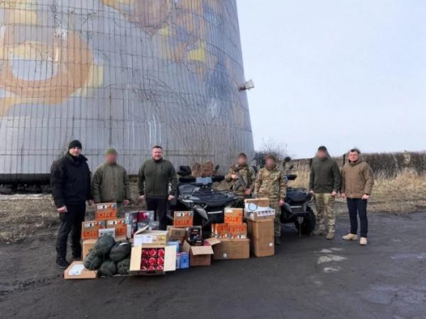 Нововолинська громада передали необхідне обладнання для військових5