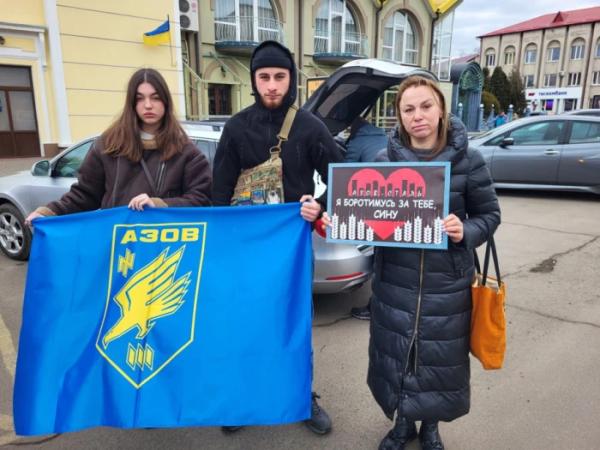 У Ковелі близько 100 автівок проїхали на підтримку військовополонених16