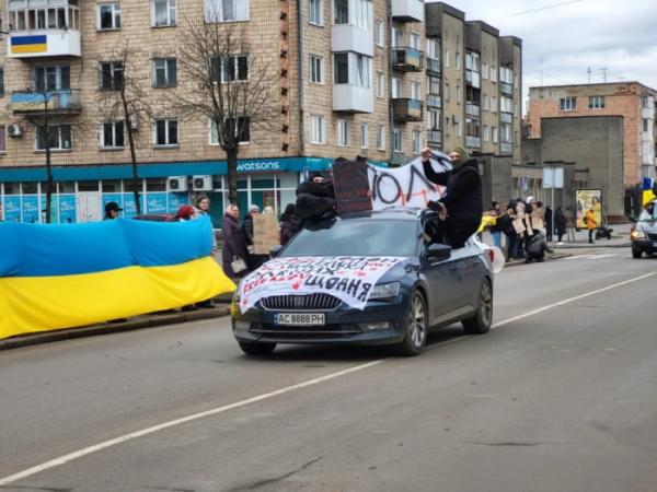 У Ковелі близько 100 автівок проїхали на підтримку військовополонених12