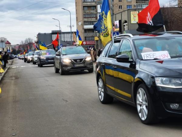 У Ковелі близько 100 автівок проїхали на підтримку військовополонених13