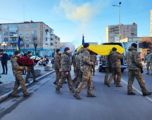 У Ковелі в останню земну дорогу провели захисника Станіслава Вакуліча14