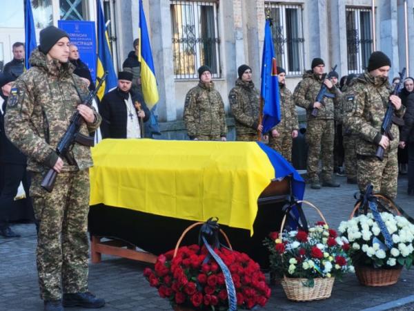 У Ковелі в останню земну дорогу провели захисника Станіслава Вакуліча6