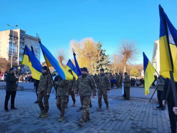 У Ковелі в останню земну дорогу провели захисника Станіслава Вакуліча3