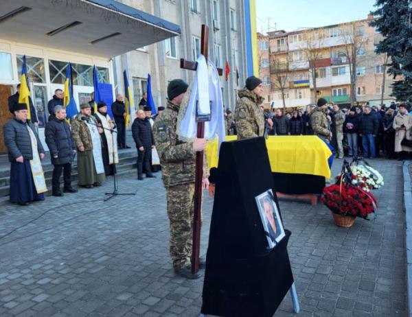 У Ковелі в останню земну дорогу провели захисника Станіслава Вакуліча10