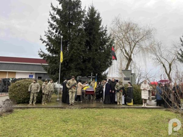 У Люблинецькій громаді попрощалися з захисником Олександром Савлуком7