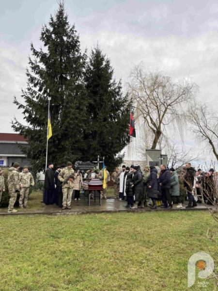 У Люблинецькій громаді попрощалися з захисником Олександром Савлуком4