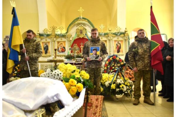 У Луцьку попрощалися із Тарасом Горобцем, який загинув у Харківській області1