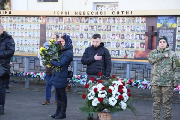 У Луцьку в останню дорогу провели двох захисників17