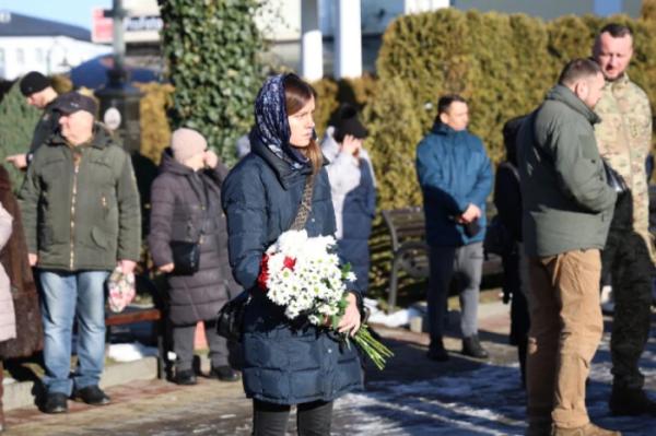 У Луцьку в останню дорогу провели двох захисників10