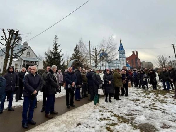 У Нововолинську провели в останню путь загиблого воїна Сергія Хому4