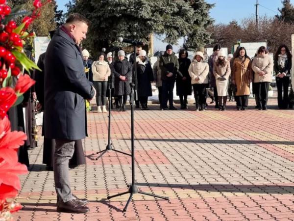 У Нововолинську вшанували пам’ять захисників Донецького аеропорту3