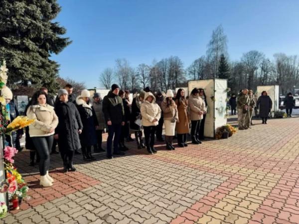 У Нововолинську вшанували пам’ять захисників Донецького аеропорту10