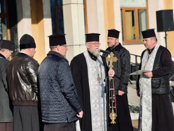 У Нововолинську вшанували пам’ять захисників Донецького аеропорту11