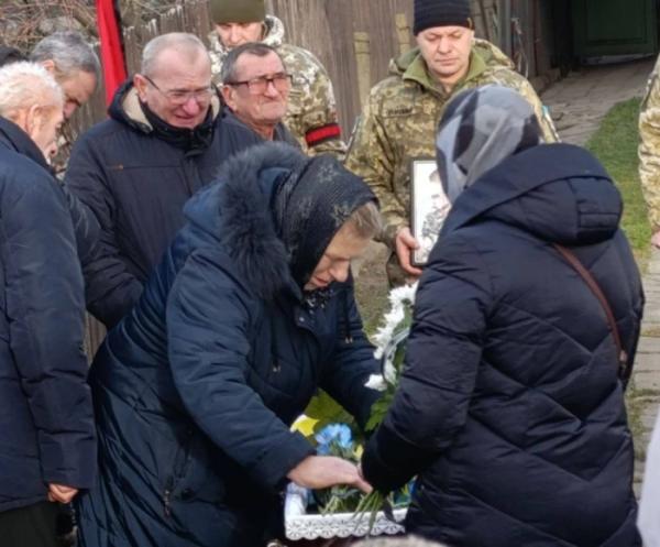 У Підгайцівській громаді поховали воїна Андрія Литвинчука3