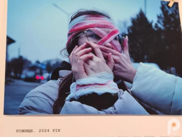 У рожищенському Молодіжному центрі стартувала персональна виставка Владислава Вакалюка8