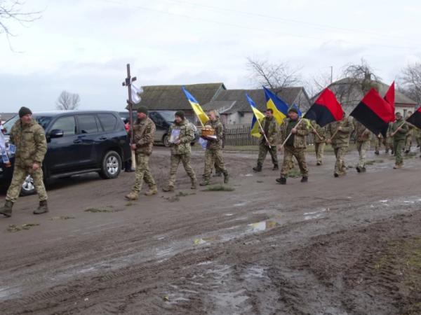 У селі Свинарин попрощалися із захисником Сергієм Вавринчуком23