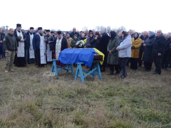 У селі Свинарин попрощалися із захисником Сергієм Вавринчуком5