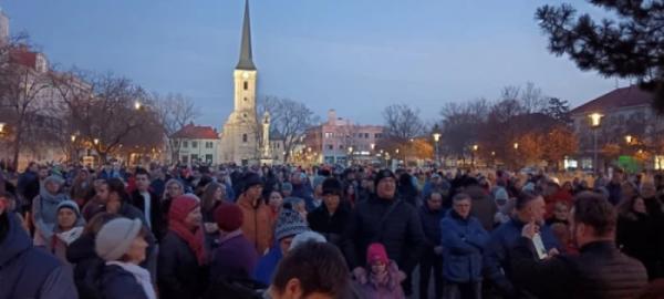 У Словаччині десятки тисяч людей вийшли на протест проти уряду Фіцо3