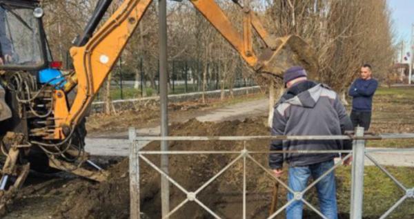 Земляні роботи окупантів у Генічеську / Окупаційне медіа