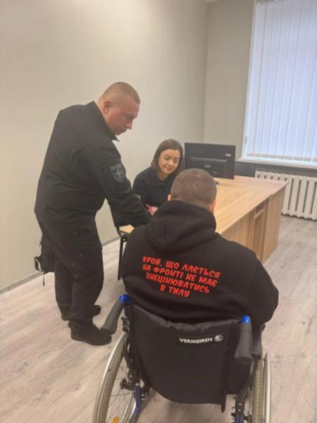 Відділення поліції у Луцьку перевірили на доступність4