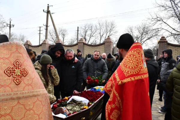 Березівська громада попрощалася з воїном Ігорем Соловйовим6