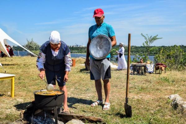 Матвіївський борщ із бичками. Фото Тетяни Волинець та Алли Мірошниченко1